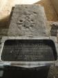 Agde<br>Cripta de Sant Etiénne: Altar localitzat a la vella cripta del temple, amb una curiosa iconografia ben lluny del que estem acostumats a veure habitualment. L'altar fou reutilitzat coma tomba d'un mà rtir. Autor: Jordi Bibià Agde<br>Cripta de Sant Etiénne: Altar localitzat a la vella cripta del temple, amb una curiosa iconografia ben lluny del que estem acostumats a veure habitualment. L'altar fou reutilitzat coma tomba d'un mà rtir. Autor: Jordi BibiÃ