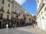 Montpeller<br> La ciutat ha sabut combinar la moderna vida comercial amb el seu patrimoni històric. Rue de la Loge, una de les artèries comercials del centre Autor: Jordi Bibià Montpeller<br> La ciutat ha sabut combinar la moderna vida comercial amb el seu patrimoni històric. Rue de la Loge, una de les artèries comercials del centre Autor: Jordi BibiÃ
