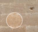 Epigrafies, grafits i altres marques<br>Seu Vella de Lleida: Grafit d'una fulla o ploma localitzada en un dels murs de la Porta dels Apòstols. Autor: Jordi Bibià Epigrafies, grafits i altres marques<br>Seu Vella de Lleida: Grafit d'una fulla o ploma localitzada en un dels murs de la Porta dels Apòstols. Autor: Jordi Bibià