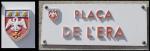 Iconografia i simbologia II<br>Talteüll. Al Rosselló: Placa de la Plaça de l'Era de Talteüll. En l'escut de la vila, podem observar a la franja superior 3 petxines. Al centre de l'escut —el que suposo jo— és un pel·licà. La figura del pel·licà fou adoptada tant pels antics cristians com pels càtars. Aquest simbolitza el sacrifici, doncs picotejant-se el pit amb el seu bec, alimenta els seus pollets. Mort i renaixement, com l'au Fènix Autor: Jordi Bibià Iconografia i simbologia II<br>Talteüll. Al Rosselló: Placa de la Plaça de l'Era de Talteüll. En l'escut de la vila, podem observar a la franja superior 3 petxines. Al centre de l'escut —el que suposo jo— és un pel·licà. La figura del pel·licà fou adoptada tant pels antics cristians com pels càtars. Aquest simbolitza el sacrifici, doncs picotejant-se el pit amb el seu bec, alimenta els seus pollets. Mort i renaixement, com l'au Fènix Autor: Jordi Bibià