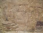 Epigrafies, grafits i altres marques<br>Castelló d'Empúries : Vista parcial d'un dels nombrosos grafits que es poden veure actualment a la Cúria. Grafits realitzats per presoners. En aquest cas, tot i que molt esquemàticament, podem apreciar un vaixell de tres pals, amb els que possiblement serien els canons. Autor: Jordi Bibià Epigrafies, grafits i altres marques<br>Castelló d'Empúries : Vista parcial d'un dels nombrosos grafits que es poden veure actualment a la Cúria. Grafits realitzats per presoners. En aquest cas, tot i que molt esquemàticament, podem apreciar un vaixell de tres pals, amb els que possiblement serien els canons. Autor: Jordi Bibià