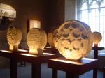 Tipologia de creus II<br>Monestir de Poblet (Museu): Grup d'esteles que recorden moltíssim la <strong>creu d'OC</strong> i diverses variacions. Creus del comtat de Tolosa a Poblet! Nombrosos testimonis en pedra dels pobladors provinents d'Occitània. Autor: Jordi Bibià Tipologia de creus II<br>Monestir de Poblet (Museu): Grup d'esteles que recorden moltíssim la <strong>creu d'OC</strong> i diverses variacions. Creus del comtat de Tolosa a Poblet! Nombrosos testimonis en pedra dels pobladors provinents d'Occitània. Autor: Jordi Bibià