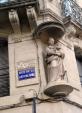 Besiers<br>Carrièra de la porta dels Carmes: A la Verge i al nen no l'importa la doble retola·lació i doble nom dels carrers. Un cop més, l'occità és la llengua dels fets locals i Besiers<br>Carrièra de la porta dels Carmes: A la Verge i al nen no l'importa la doble retola·lació i doble nom dels carrers. Un cop més, l'occità és la llengua dels fets locals i