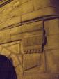 Carcassona<br>Carrer dels Cavallers : A extramurs encara es pot veure algun dels pocs edificis antics, com aquest del carrer dels Cavallers. Veiem en ell un element reutilitzat en la seva façana. Autor: Jordi Bibià Carcassona<br>Carrer dels Cavallers : A extramurs encara es pot veure algun dels pocs edificis antics, com aquest del carrer dels Cavallers. Veiem en ell un element reutilitzat en la seva façana. Autor: Jordi Bibià