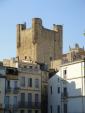 Narbona<br> La imponent <strong>torre de Gil Aicelin</strong>, de 40 m d'alçada, que arrenca sobre panys de muralles romanes. Autor: Jordi Bibià Narbona<br> La imponent <strong>torre de Gil Aicelin</strong>, de 40 m d'alçada, que arrenca sobre panys de muralles romanes. Autor: Jordi Bibià