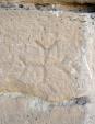 Tipologia de creus II<br> Avinganya (Segrià): Esquematització de la creu trinitària Autor: Jordi Bibià Tipologia de creus II<br> Avinganya (Segrià): Esquematització de la creu trinitària Autor: Jordi Bibià