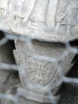Tolosa del Llenguadoc<br>Sant Serni: Creu de Tolosa esculpida en les columnetes que suporten els vells sarcòfags dels comtes. Autor: Jordi Bibià Tolosa del Llenguadoc<br>Sant Serni: Creu de Tolosa esculpida en les columnetes que suporten els vells sarcòfags dels comtes. Autor: Jordi BibiÃ