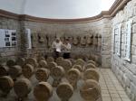 Les esteles funeràries discoïdals de Sanaüja<br>Capella de Santa Magdalena.: Vista parcial del conjunt. Autor: Jordi Bibià Les esteles funeràries discoïdals de Sanaüja<br>Capella de Santa Magdalena.: Vista parcial del conjunt. Autor: Jordi Bibià