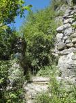La cova de Betlem<br>: La part del camí controlat antigament per les estructures defensives. Autor: Jordi Bibià La cova de Betlem<br>: La part del camí controlat antigament per les estructures defensives. Autor: Jordi Bibià