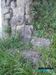 ROCAFIXADA. País de Foix (Arièja)<br>Rocafixada: Part inferior, blocs de pedra escolpits. Autor: Jordi Bibià ROCAFIXADA. País de Foix (Arièja)<br>Rocafixada: Part inferior, blocs de pedra escolpits. Autor: Jordi Bibià