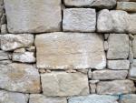 Visita a la Granadella i presentació de llibre.<br>La Granadella.: Inscripció àrab provinent de l'antiga mesquita. Ara visible en un mur de la placeta entre el castell i l'antiga església. Autor: Jordi Bibià Visita a la Granadella i presentació de llibre.<br>La Granadella.: Inscripció àrab provinent de l'antiga mesquita. Ara visible en un mur de la placeta entre el castell i l'antiga església. Autor: Jordi Bibià