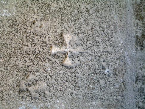 23.6.2009 Altra creu localitzada al claustre de Sant Nasari.                    Besiers -  Jordi Bibià