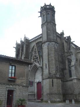 26.3.2008 Obra iniciada el s. XII pels vescomtes Trencavell. Més tard, i sota domini francès, el creuer i el cor seran ampliats durant el periode comprès entre el 1269 al 1322.            Catedral de Sant Nasari i sant Cels -  Jordi Bibià