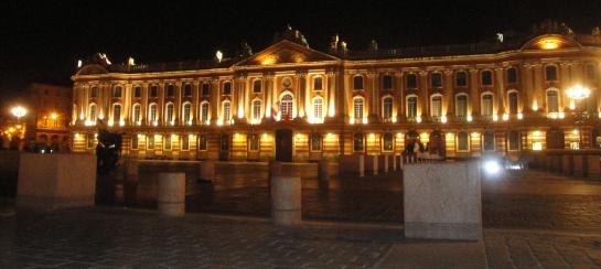 7.9.2011 El capitoli en una imatge nocturna.  Tolosa del Llenguadoc -  Jordi Bibià