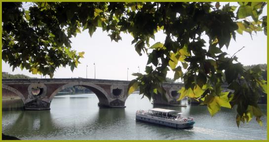 7.9.2011 Una imatge del Pont Nou, i del riu Garona. Tot i anomenar-se nou, de fet és el més vell que es conserva (mitjan s. XVII).  Tolosa del Llenguadoc -  Jordi Bibià