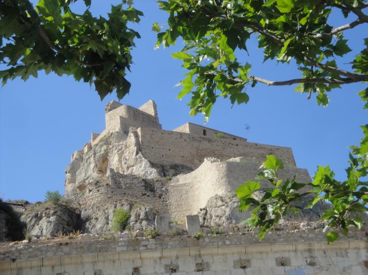 17.6.2012 Vista del castell des del Jardí dels Poetes  Morella -  Jordi Bibià