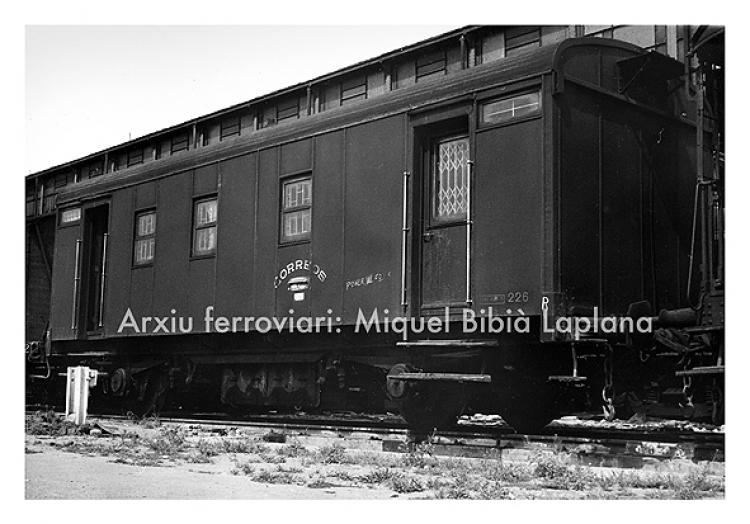 19.10.2013 Vagó de correus de dos eixos.  -  Miquel Bibià Laplana