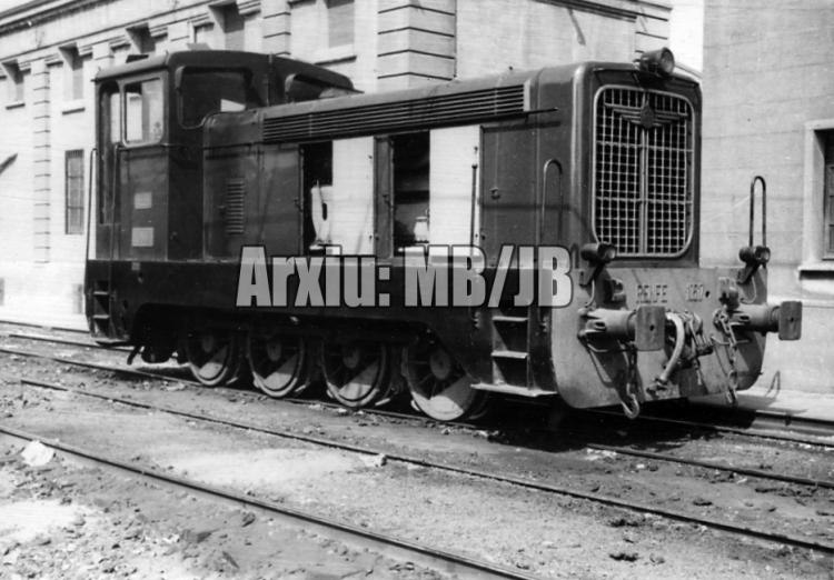 6.5.1958 Un tractor de la Renfe. Sèrie 10500-10520  Barcelona -  Miquel Bibià