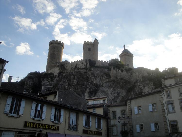 7.7.2013 Vista del castell de Foix des del nucli urbà.  Foix -  Jordi Bibià