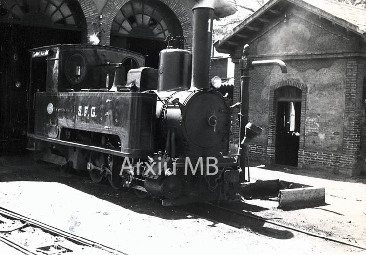 6.5.1958 Locomotora del tren de Sant Feliu de Guíxols  -  Miquel Bibià