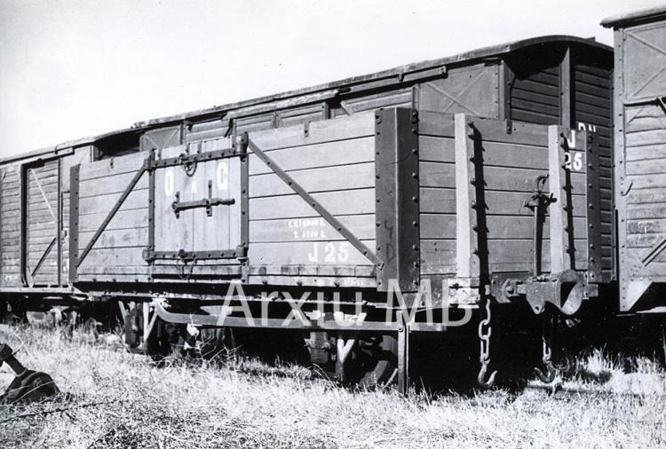 6.5.1958 Tren d'Olot. Vagó de càrrega  -  Miquel Bibià