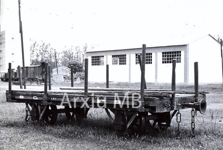 6.5.1958 Tren d'Olot. Vagó de càrrega  -  Miquel Bibià