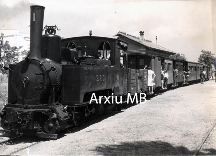 7.4.1967 El tren de Sant Feliu de Guíxols.  -  Miquel Bibià