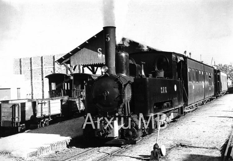 7.4.1967 El tren de Sant Feliu de Guíxols.  -  Miquel Bibià