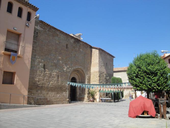 27.11.2017 Façana d'ingrès de l'Església.  Castelló de Farfanya. -  Jordi Bibià