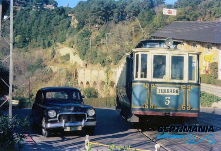 2.8.2018 El primer cotxe que vam tenir a casa. Un Seat 1400. El vam coprar e 2a mà a l'exèrcit. Era un bon cotxe.  Tibidabo -  Jordi Bibià