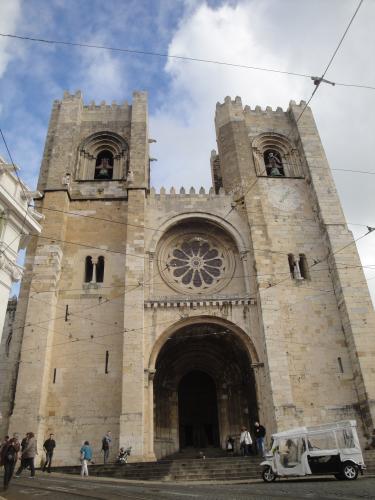 3.1.2020 Vista de la catedral de Lisboa des de la seva façana principal.  Lisboa -  Jordi Bibià