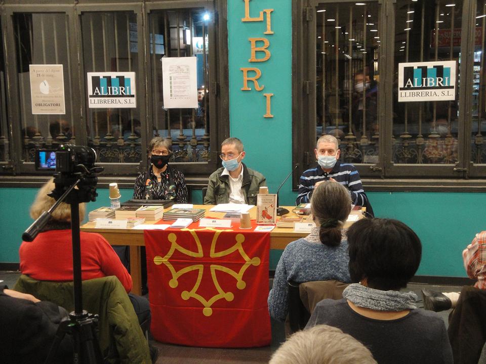 25.2.2021 De dreta a esquerra: Núria Comas (Presidenta del CAOC), Francesc Sangar i Jospe Lluís Soler  -  Autor