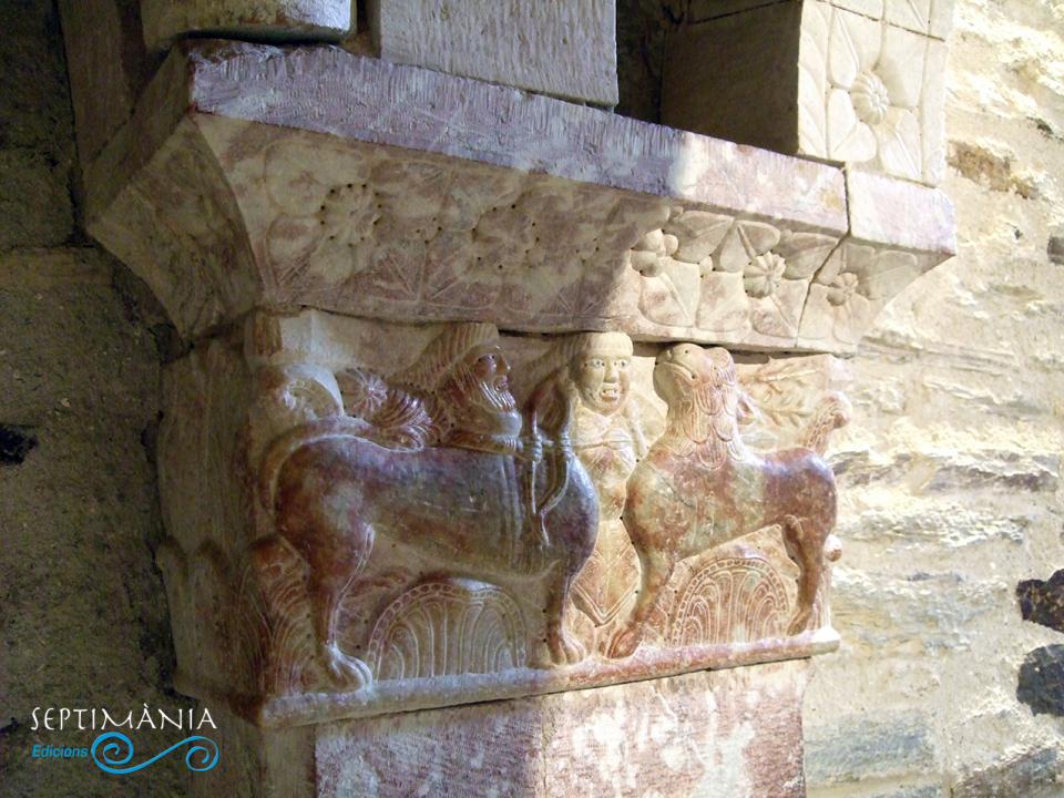 28.3.2021 Capitells en marbre rosat.  -  J. Bibià