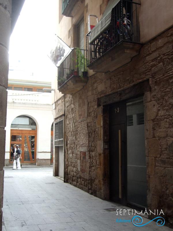 16.8.2025 Carrer Gombau.  -  J. Bibià