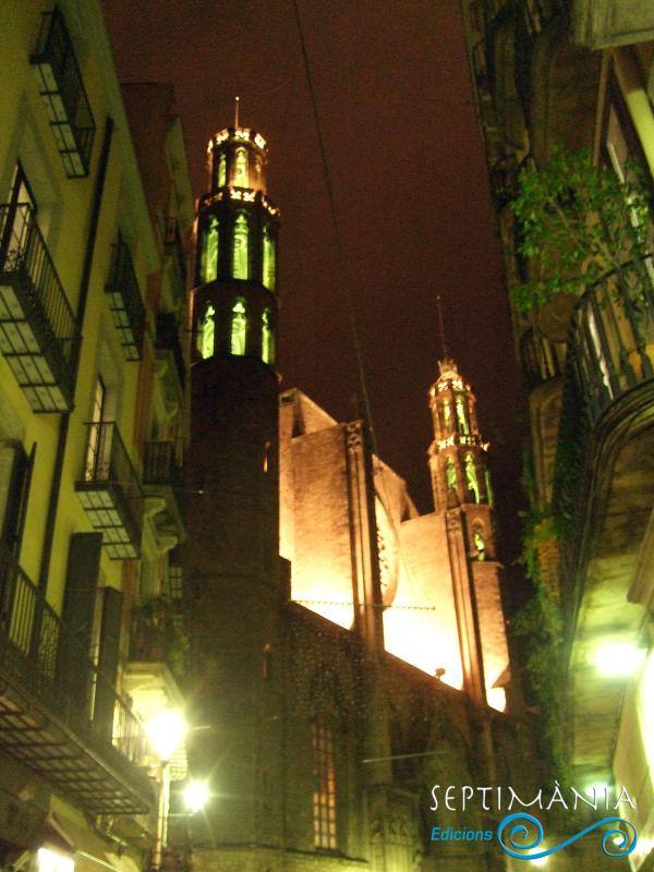 22.8.2025 Arribant a Santa Maria del Mar des d'Argenteria.  -  ,J. Bibià