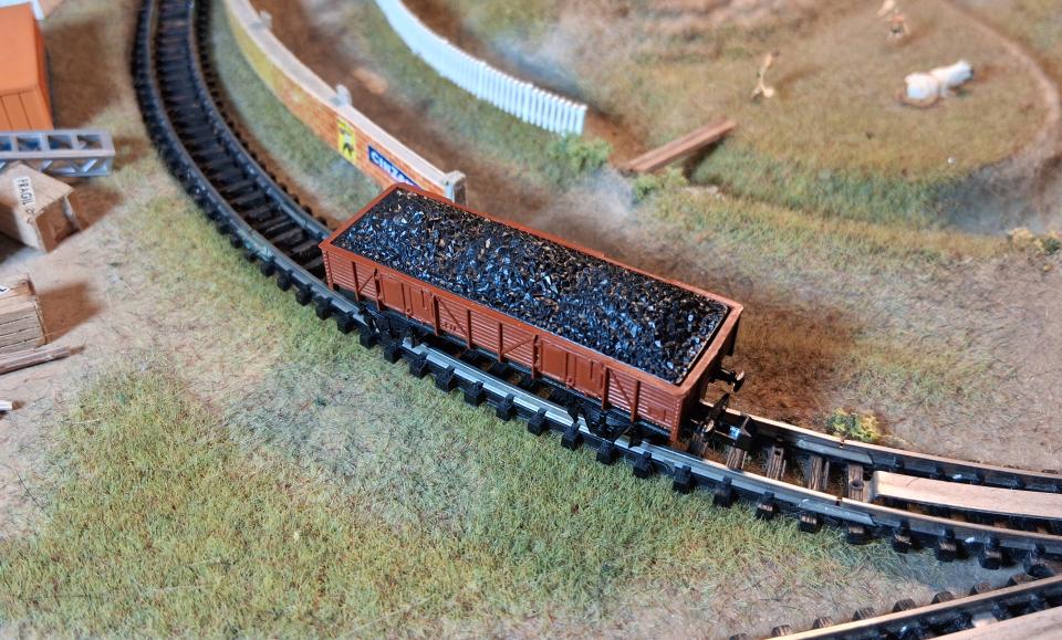 21.11.2025 Vagó mig amb carbó.  Ibertren -  J. Bibià