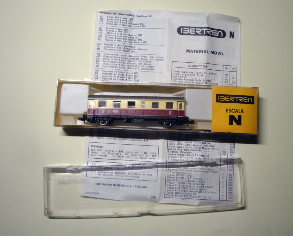 23.1.2026 Vagó d'Ibertren de la DB en color vermell-ivori. Escala N.  -  J. Bibià