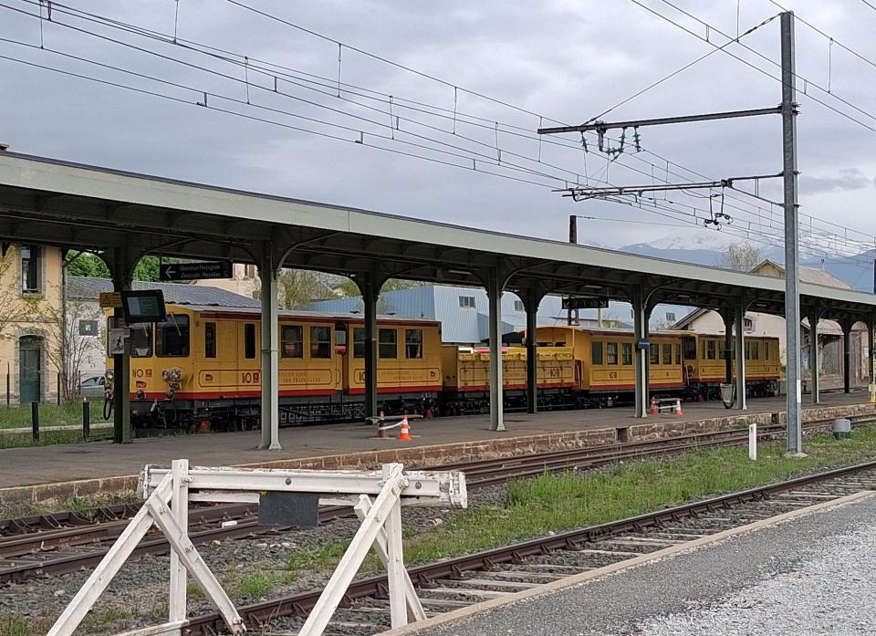 3.5.2026 El tren groc de la Cerdanya.  Estació de Querol. -  J. Bibià
