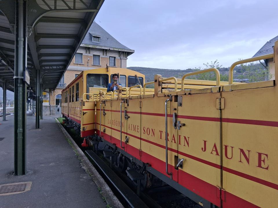 3.5.2026 El tren groc de la Cerdanya. Les jardineres.  La Tor de Querol. -  J. Bibià