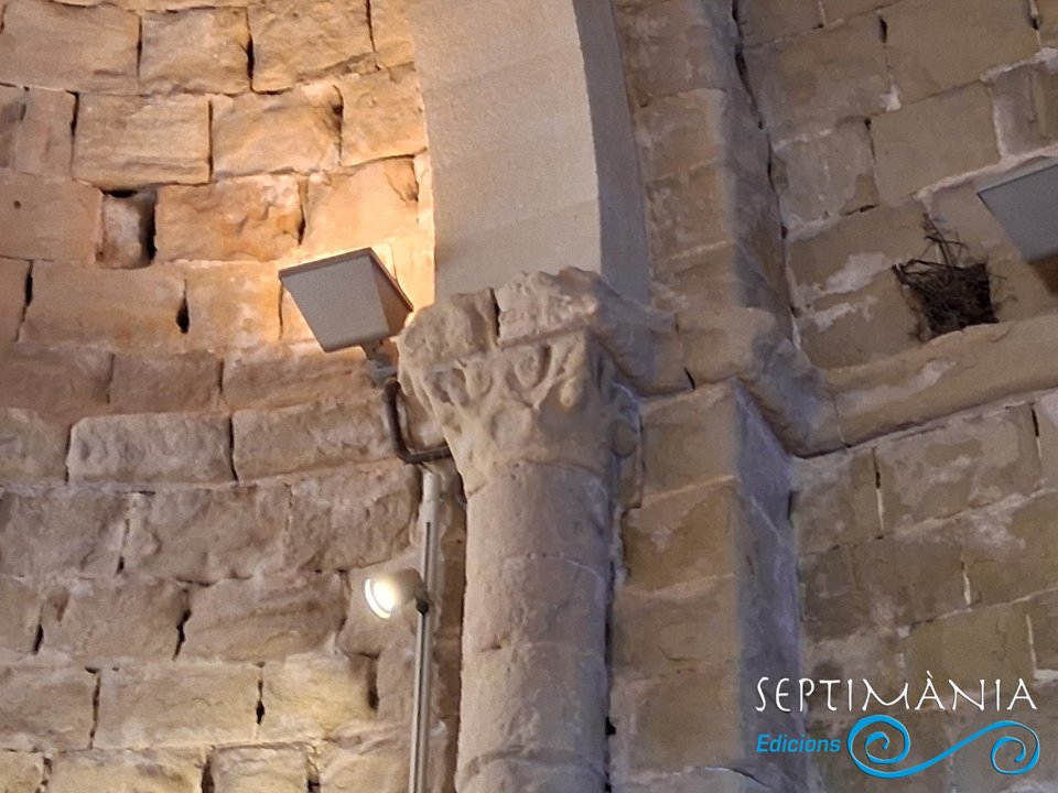 20.9.2026 Capitells de la part absidal.  Castell de Miravet -  jordi bibia