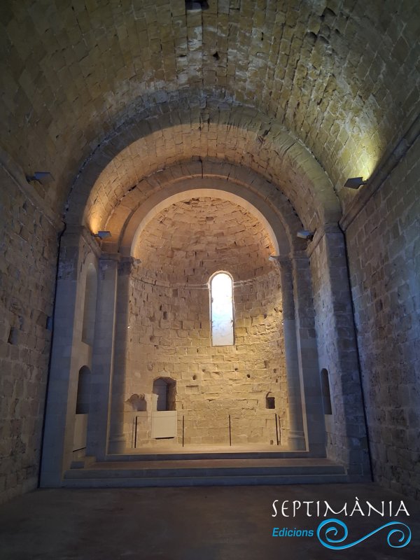 20.9.2026 Interior església.  Castell de Miravet -  jordi bibia