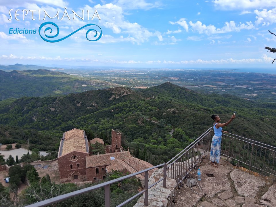 25.9.2026 Vista del conjunt des de Santa Bàrbara.  Escornalbou -  Jordi Bibià