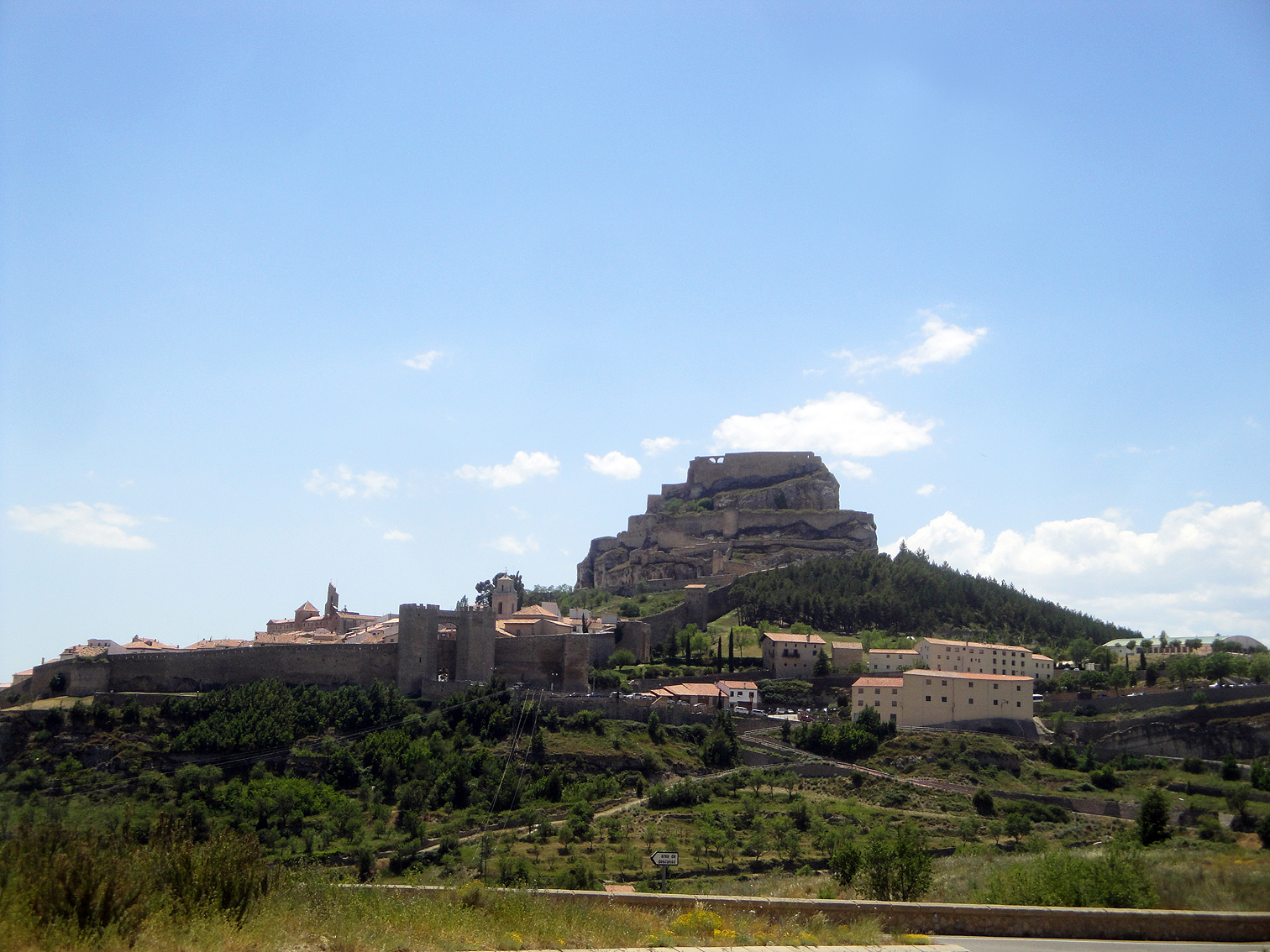 19.06.2012 Vista de Morella tot venint de la carretera d'Alcanyís  Morella -  Jordi Bibià