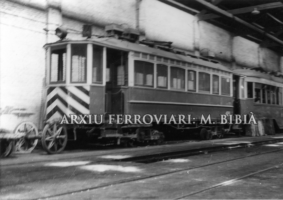 06.05.1958 El 418. Tramvies al dipòsit.  Barcelona -  Miquel Bibià