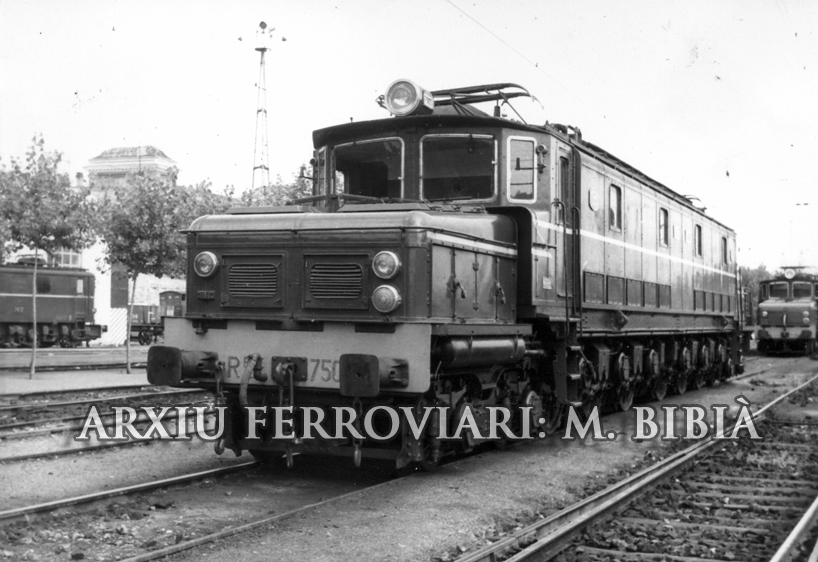 06.05.1958 Una Oerlinkon.  Estació Príncipe Pío. Madrid -  Miquel Bibià