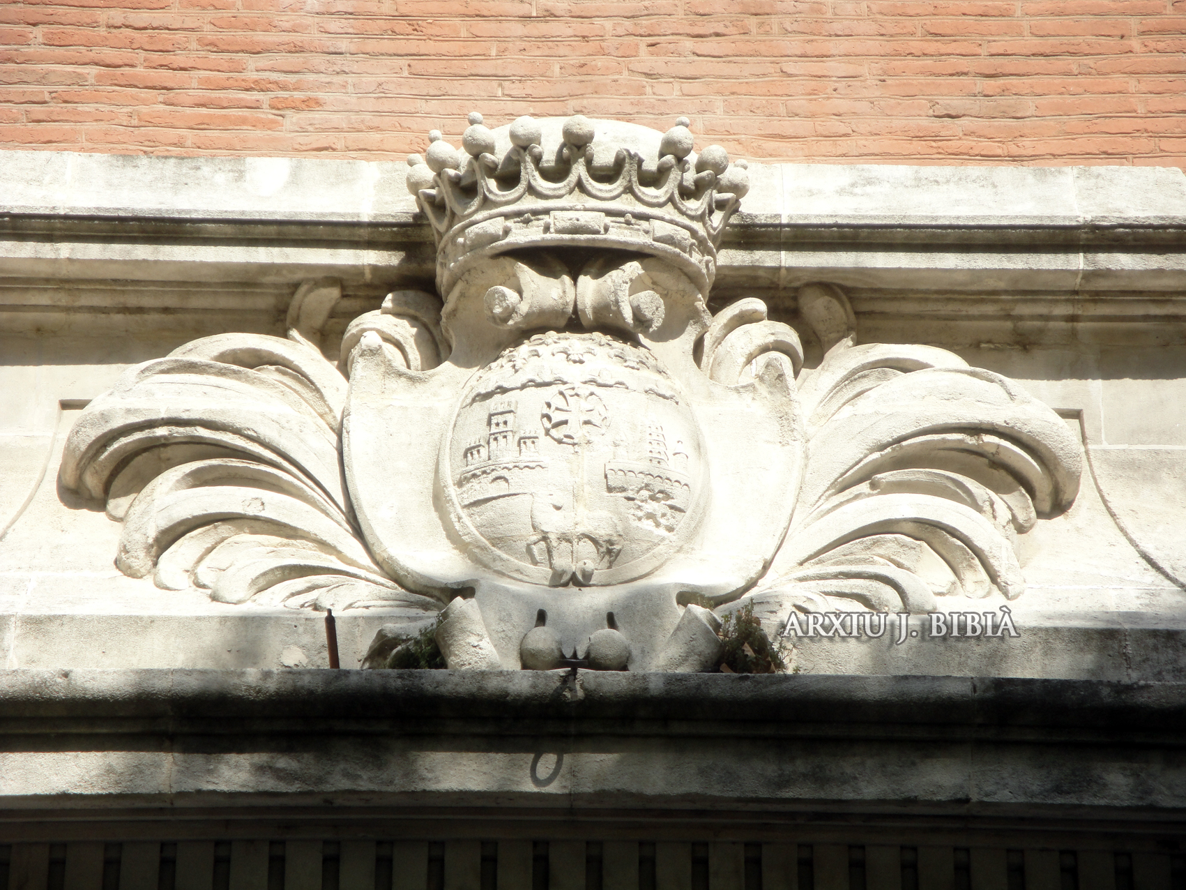 09.02.2011 Una altra representació de l'escut a la façana del col·legi de belles arts.  Tolosa del Llenguadoc -  Jordi Bibià