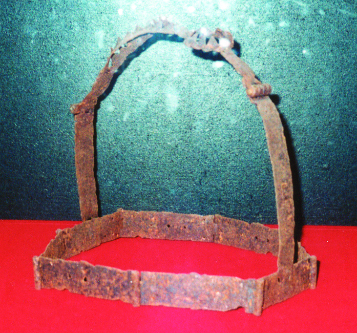 26.08.2014 Cinturó de castetat. Castell (exposició temporal).  Museu d'història del castell de Foix -  Jordi Bibià