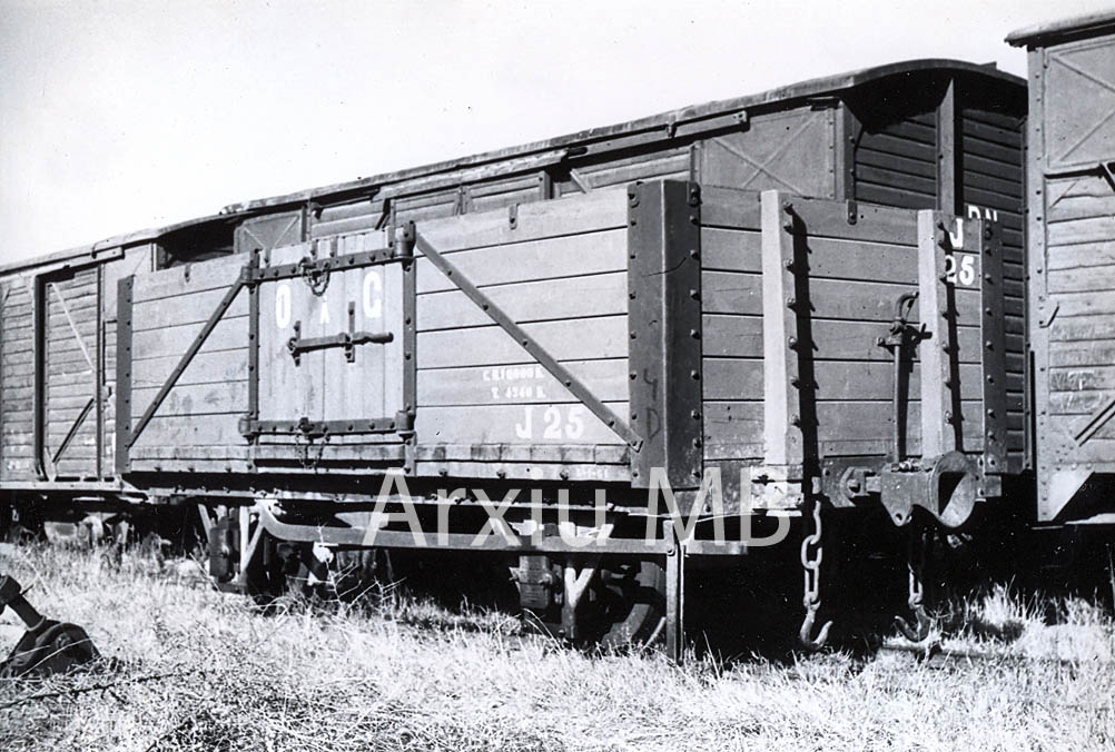 06.05.1958 Tren d'Olot. Vagó de càrrega  -  Miquel Bibià