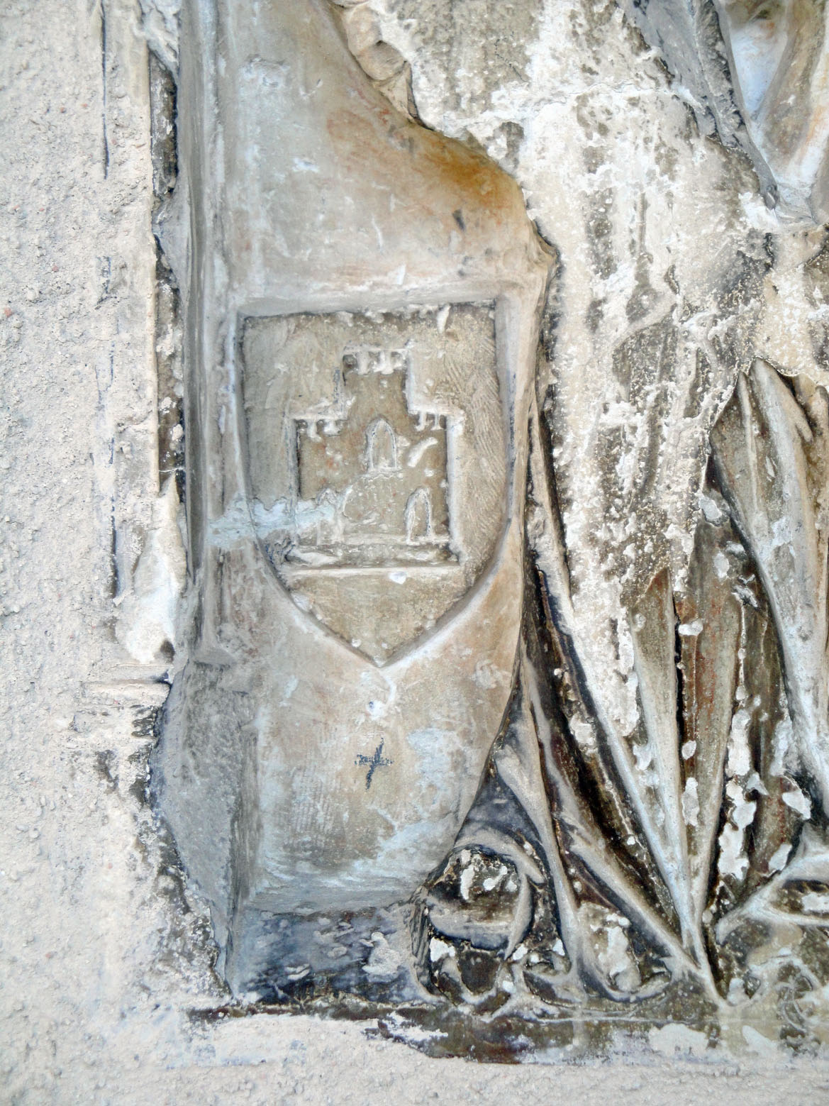 21.09.2016 L'escut de Narbona en l'extrem d'un grup escultòric.  Narbona. Catedral de Sant Nasari. -  Jordi Bibià Balada