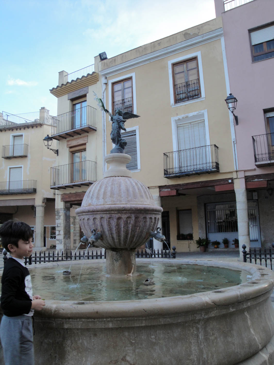 27.11.2017 Plaça Major.  Sant Mateu. -  Jordi Bibià